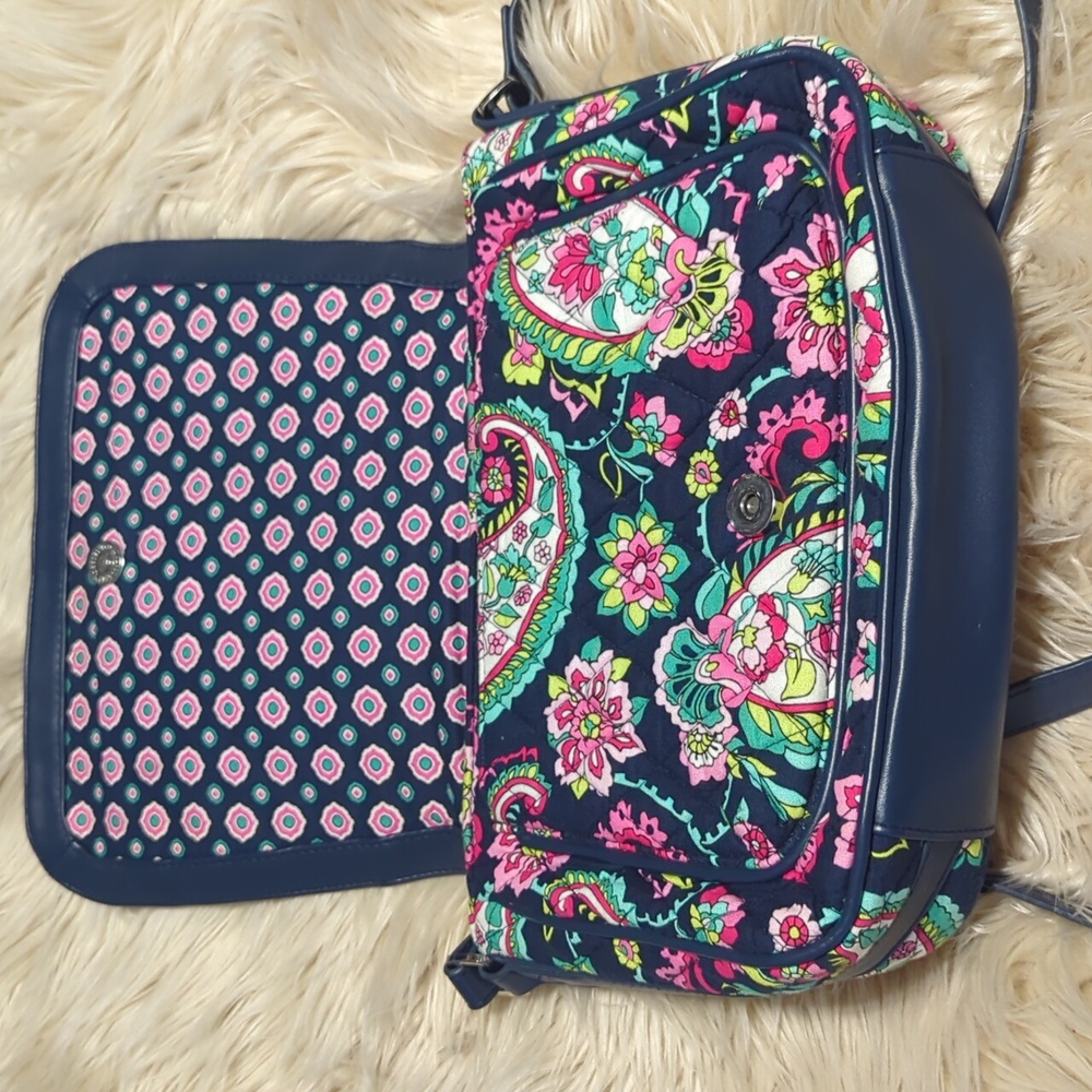 Vera Bradley Paisley flower pattern - Picture 4 of 7